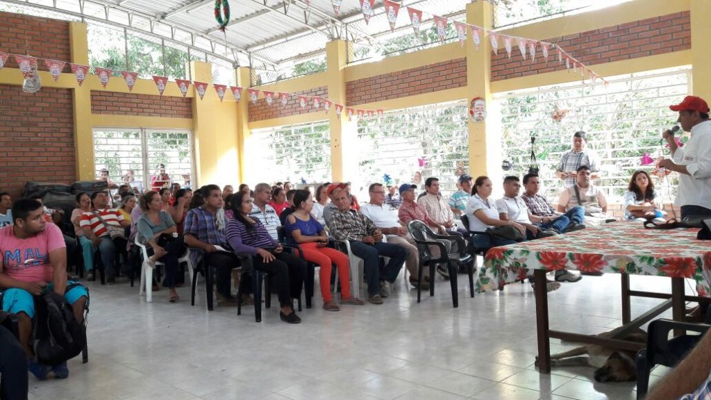 Reunión con la comunidad de la Vereda Guasimal, Espinal Mauricio Ortiz Monroy Alcalde. Cambioin