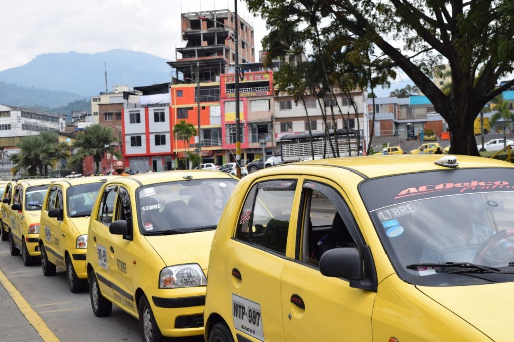Todos los taxis a las calles de Ibagué, se levanta el pico y placa
