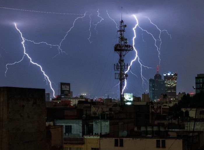 Defensa civil recomienda que hacer durante una tormenta eléctrica