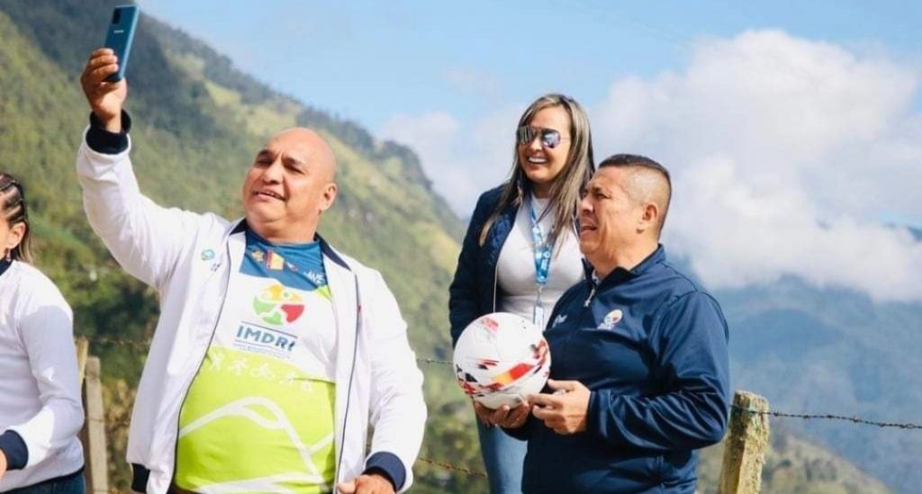 Denuncian contratista del Imdri, por causar daño ecológico en cerro de Ibagué