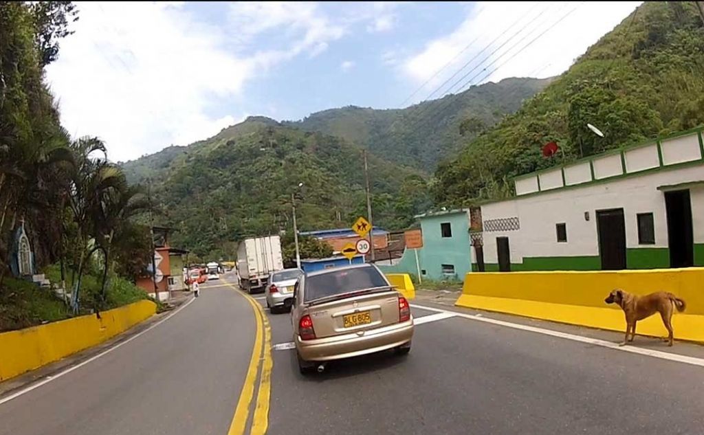 Continúa lucha contra instalación del peaje en la vía vieja entre Ibagué y Cajamarca