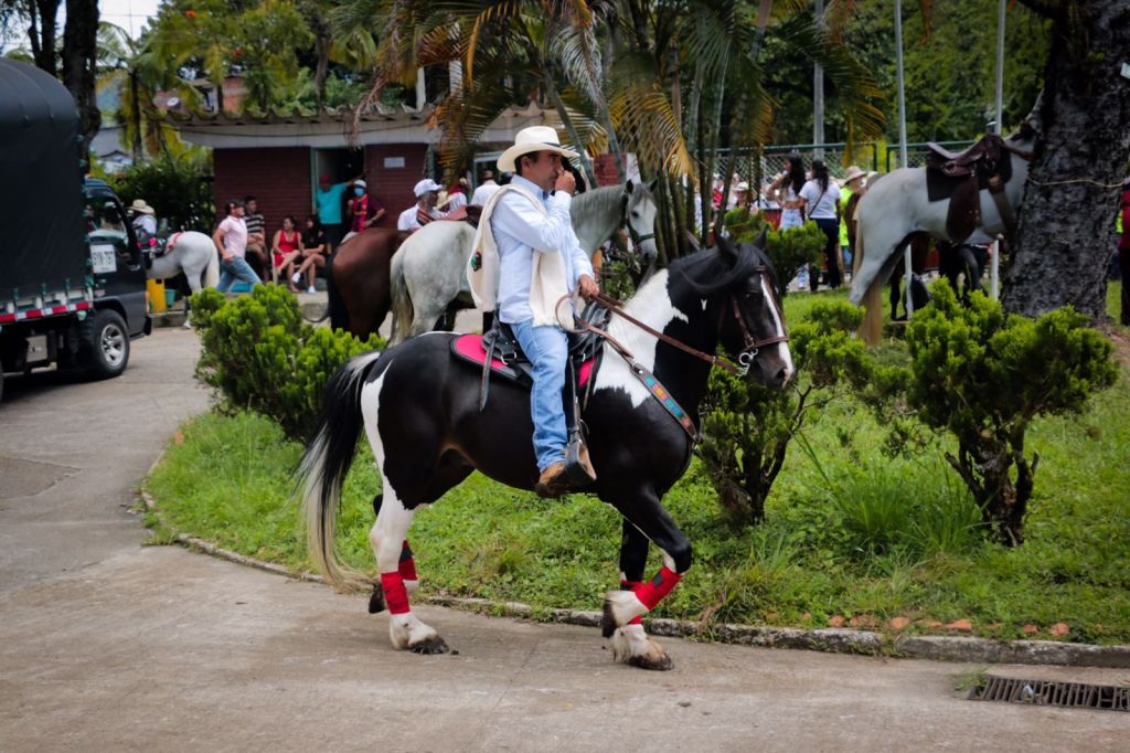 Por cabalgata San Juanera hoy cierres viales en Ibagué