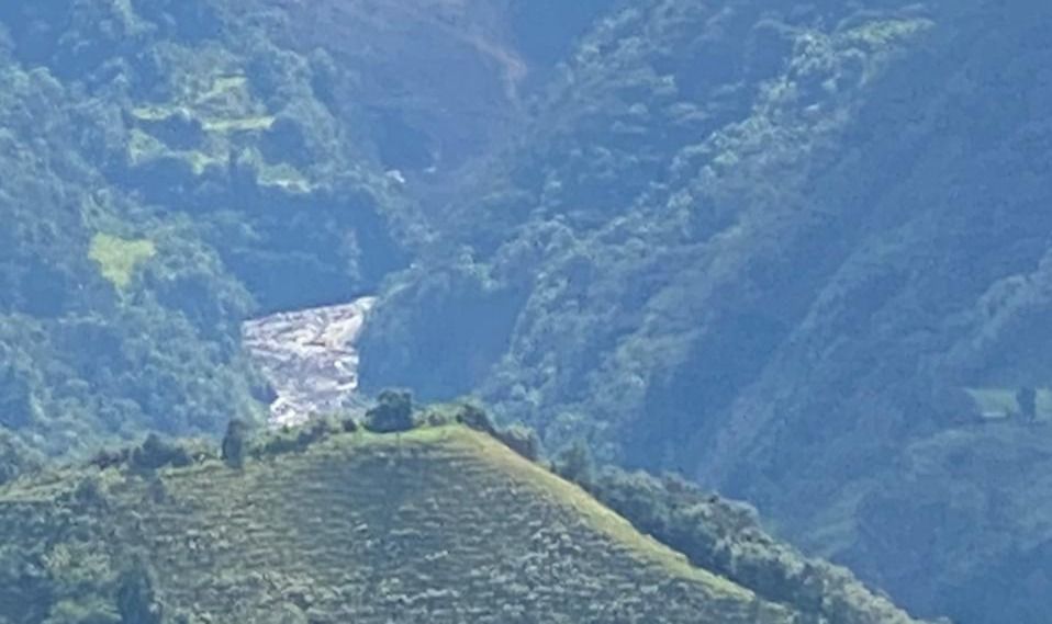 El peligroso represamiento del Río Guarino, en Honda