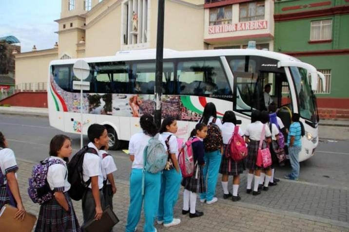 Las horas de caminata de los niños de Santa Isabel, para llegar a Estudiar