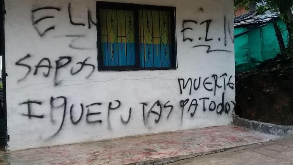 Los letreros de las Farc en casas del Líbano Tolima, que generaron temor