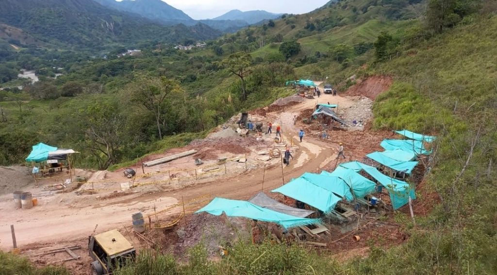 Problemas en la vía Ataco Planadas, será historia. Así avanza la obra