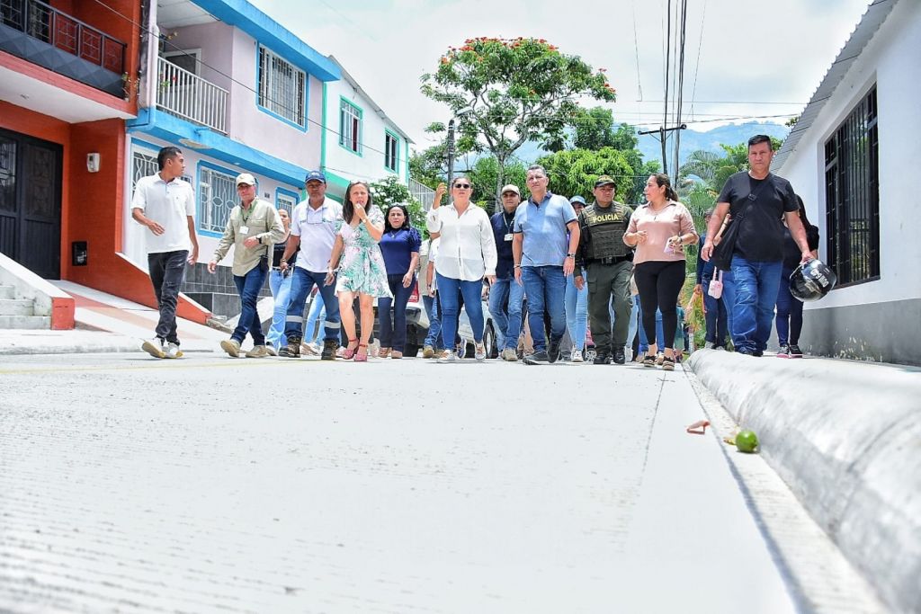 Comuna 6 estreno calles pavimentadas por la gobernación del Tolima
