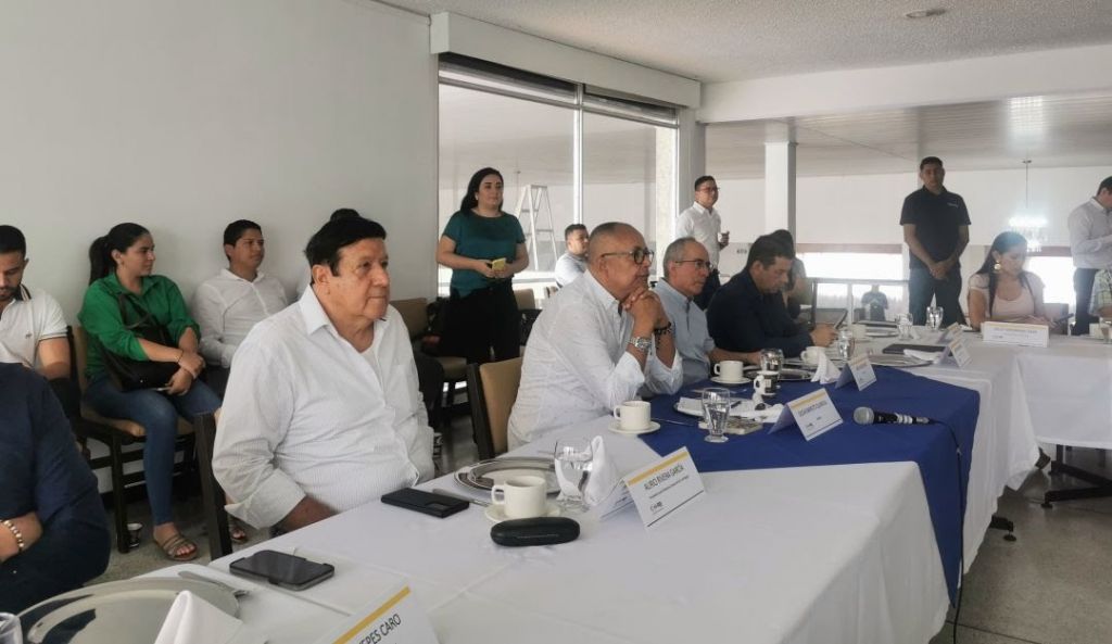 Gremios económicos del Tolima, se reúnen con congresistas, para analizar reformas