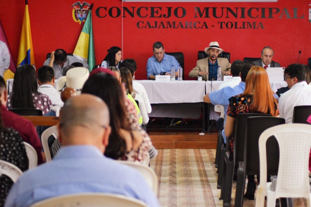 Gobernación del Tolima y Mintransporte, arreglaran vía Ibagué-Cajamarca