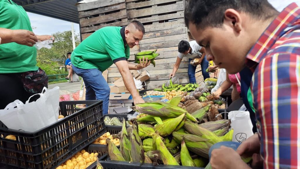 Con 20 productores se adelantó jornada de Mercados Campesinos en Arboleda Campestre de Ibagué.