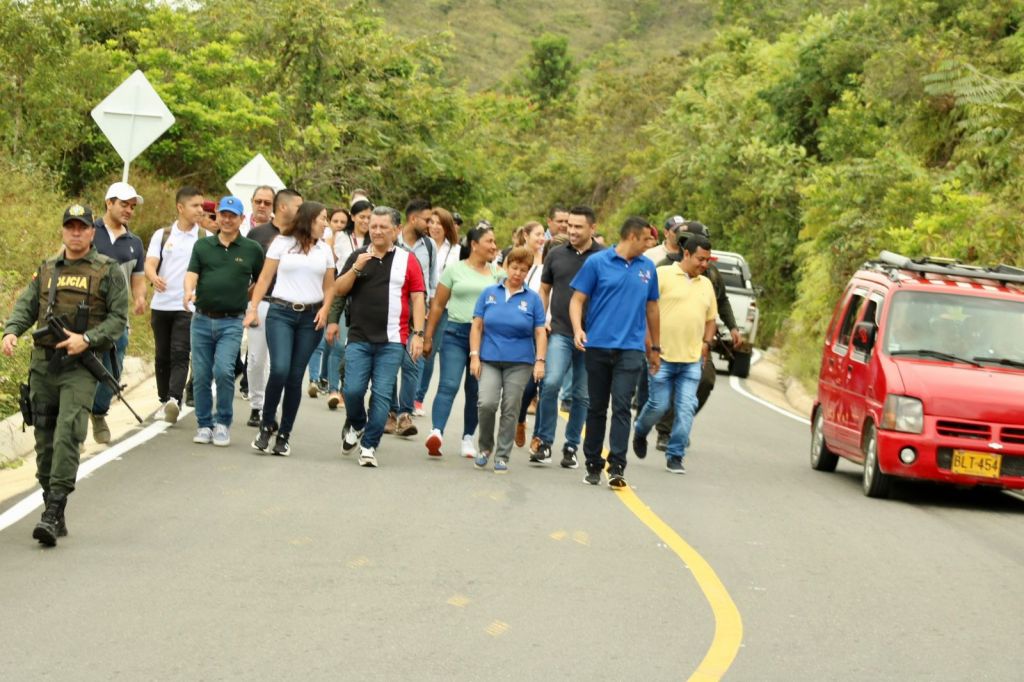 Vía Carmen de Apicalá - Cunday se inaugurará en dos semanas