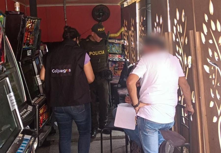 Incautan 10 máquinas traga monedas ilegales en tiendas de Ibagué