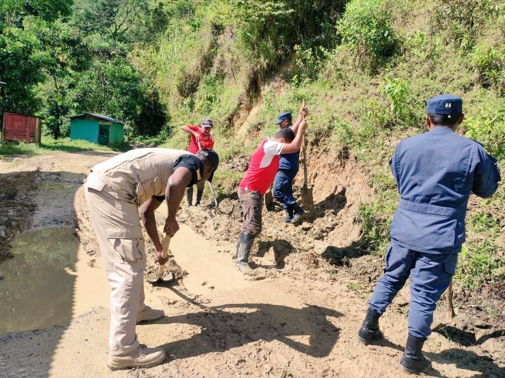 Ejército ha sido clave para habilitar vías dañadas, por ola invernal en el Tolima