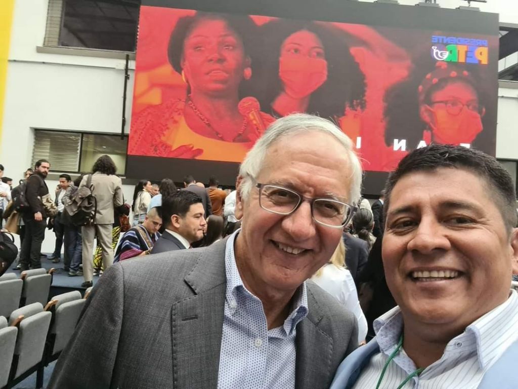 Renunció a la secretaría de la Colombia humana, para aspirar a la alcaldía de Bogotá