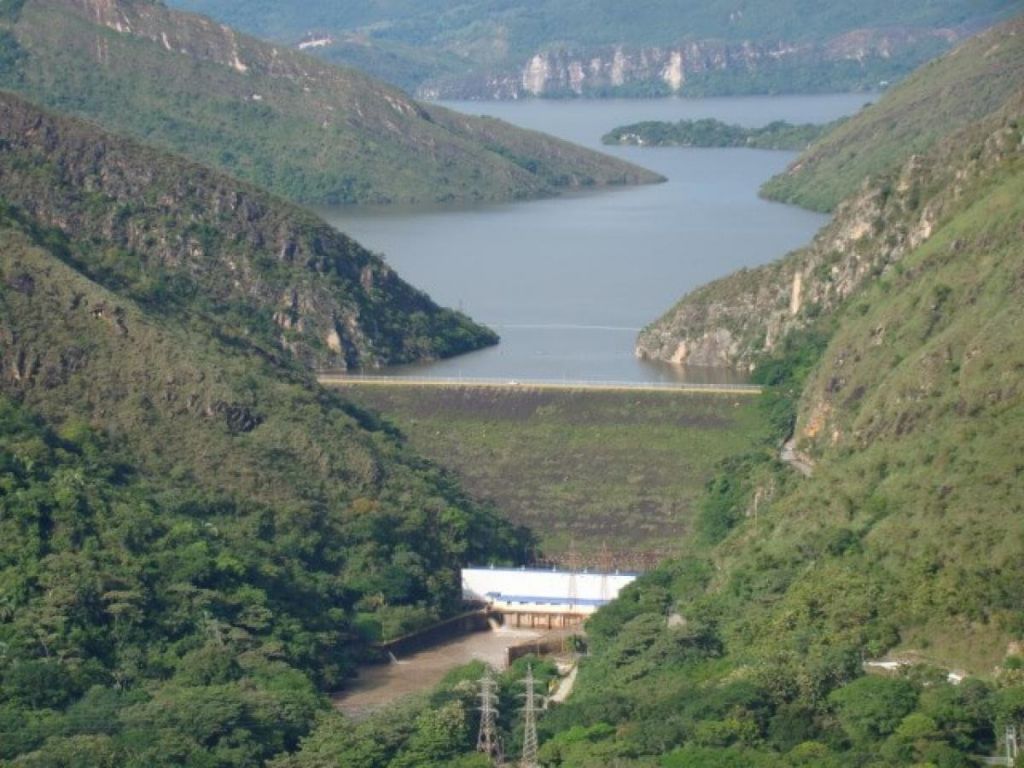Represa de Prado, bajo vigilancia por incremento en su cota, debido a las fuertes lluvias