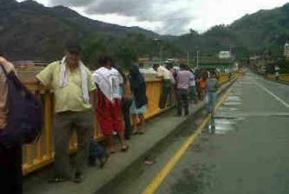 Jovencita se quito la vida lanzándose del puente de Cajamarca  Tolima