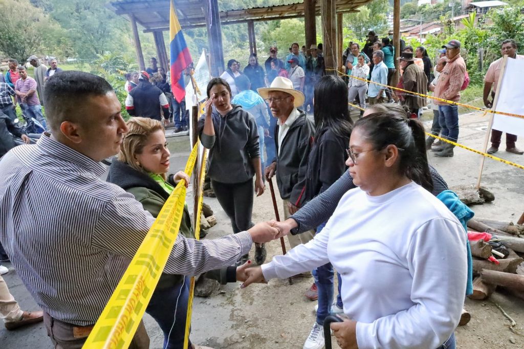 Muro de contención cedió y amenaza estabilidad de casas en Anaime