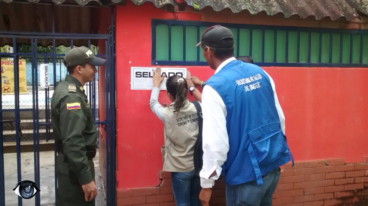 Cierran tres piscinas por violar todas las normas de sanidad