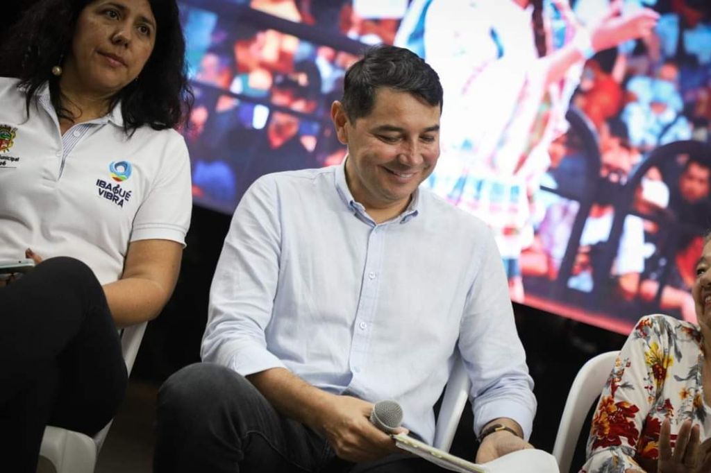 Alcalde de Ibagué, alista masacre laboral en la USI, para nombrar Hurtadista