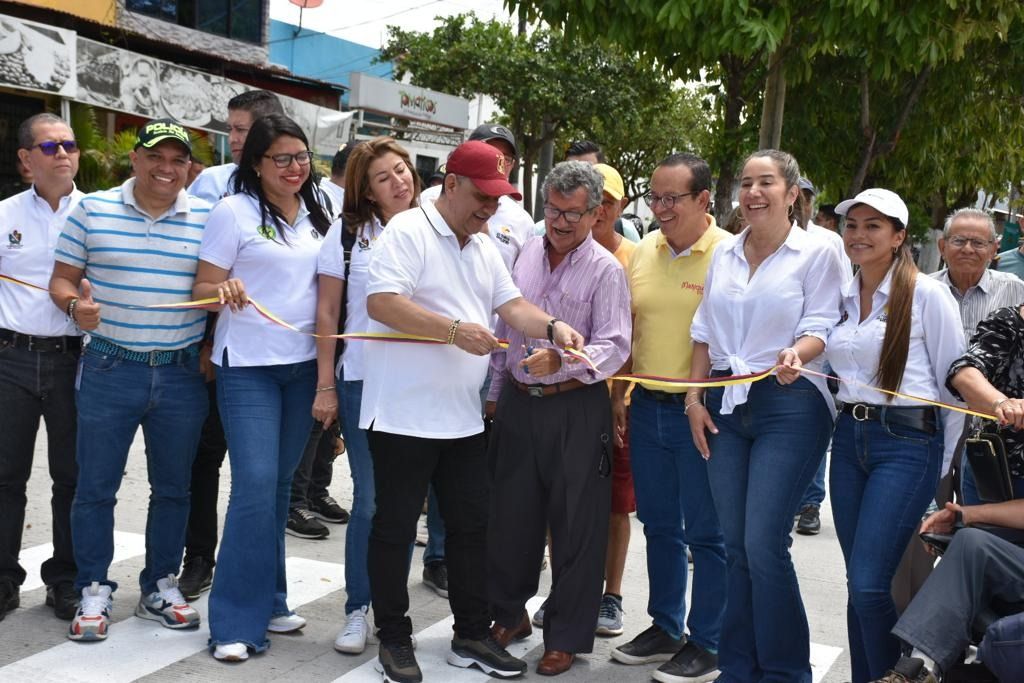 Gobernador Orozco inauguró nuevas calles pavimentadas en Mariquita