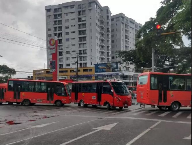 Gremios económicos, tratan de evitar paro de transportadores en Ibagué