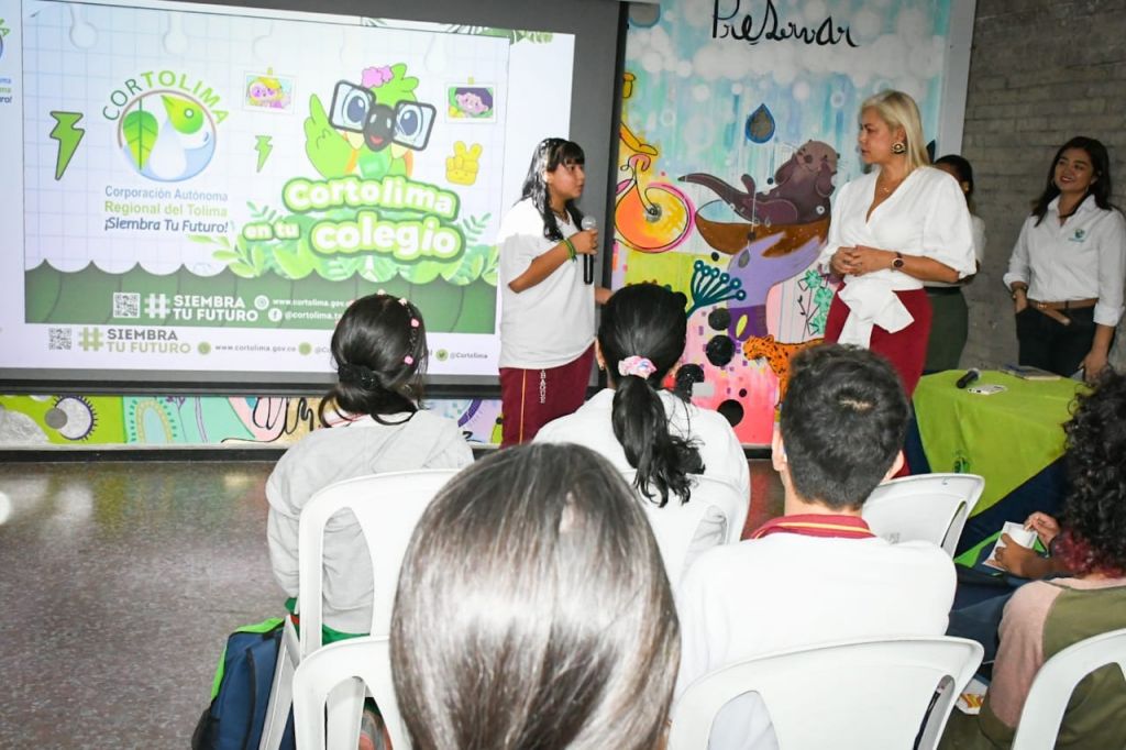 Cortolima sigue fortaleciendo a jóvenes líderes ambientales en Ibagué