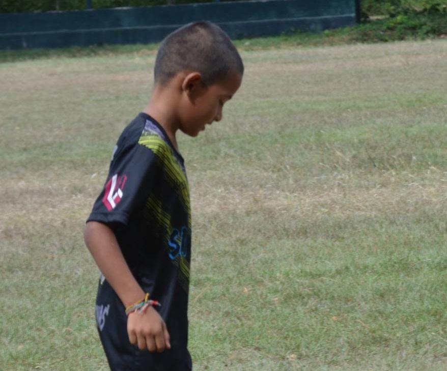 Adrián, el niño de Payande que sueña con ser un jugador de fútbol profesional