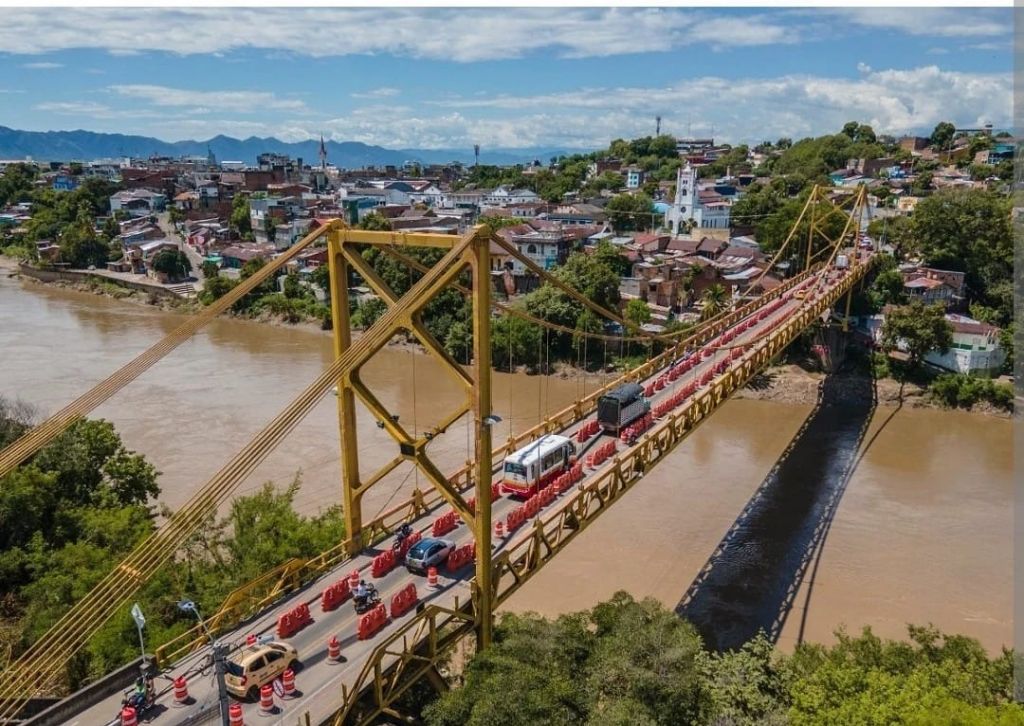 Después de 2 años, siguen esperando apertura total del puente Mariano Ospina
