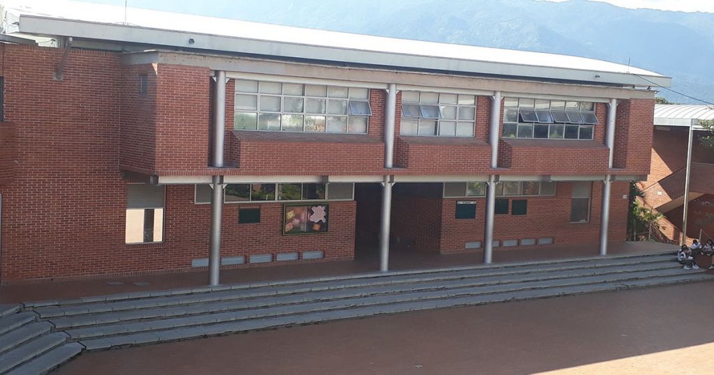 Menor intentó suicidarse dentro del colegio Comfenalco, por acoso de su docente