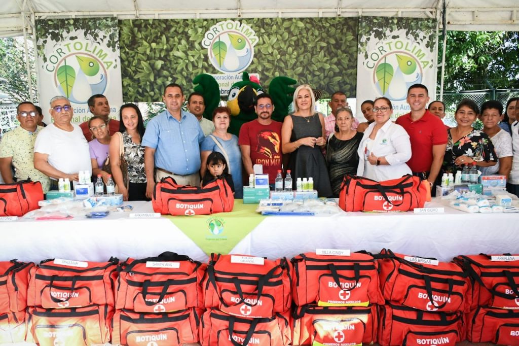 Cortolima hace entrega de kits de emergencia a presidentes de Junta de Acción Comunal de Ibagué