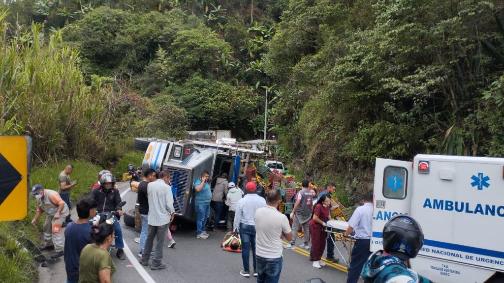 Vía la línea una de las más accidentadas por estos días