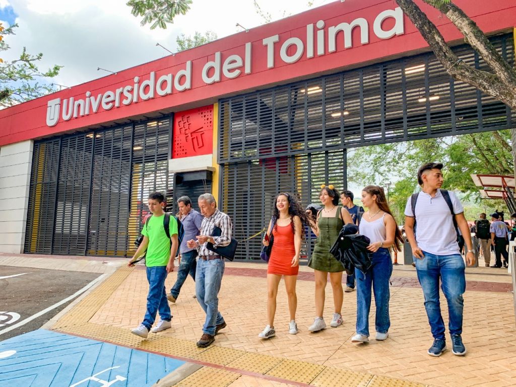 Por acoso laboral, denuncian al Rector de la Universidad del Tolima