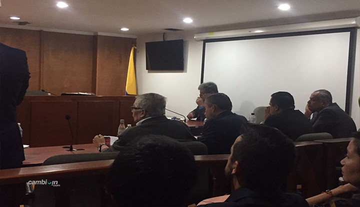 Media hora antes llegó el Gobernador Oscar Barreto al Tribunal Superior de Bogotá