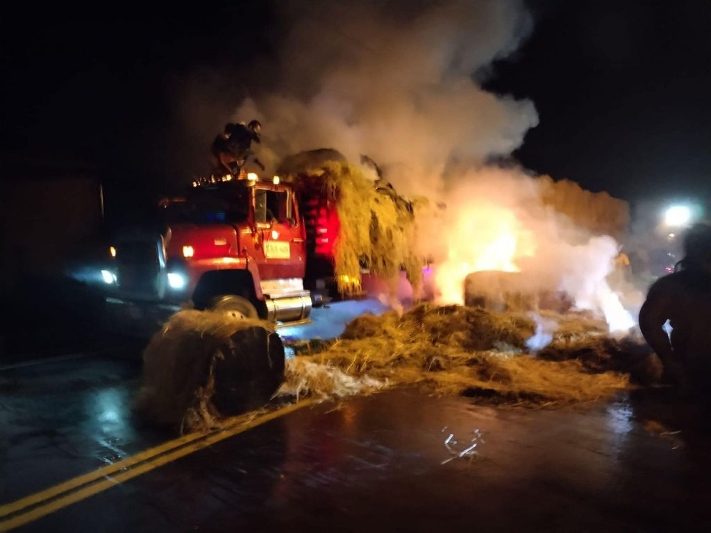 Caos vehicular en vía Ibagué Armenia por accidente, el tránsito estuvo suspendido