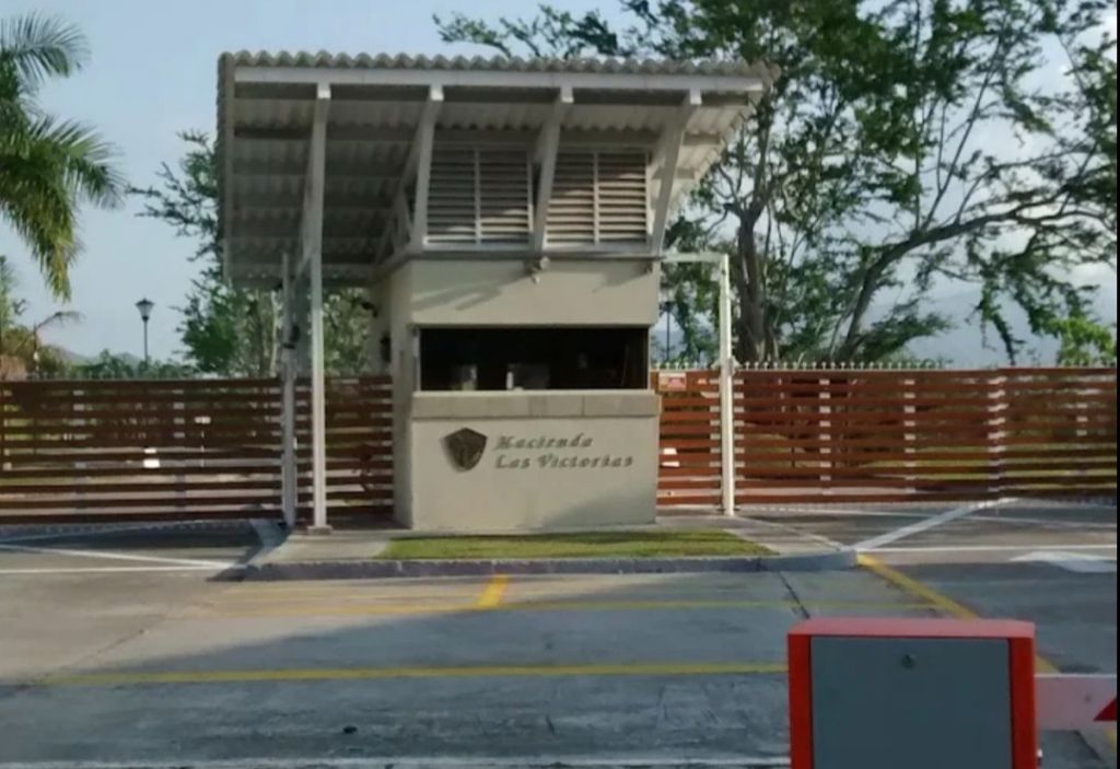 Escándalo estrato seis en Ibagué, hubo hasta disparos en hacienda Las Victorias