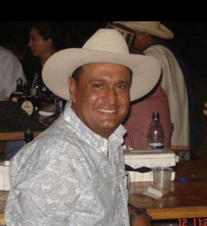 Le habían dicho que, si volvía a su finca, lo matarían, y lo cumplieron