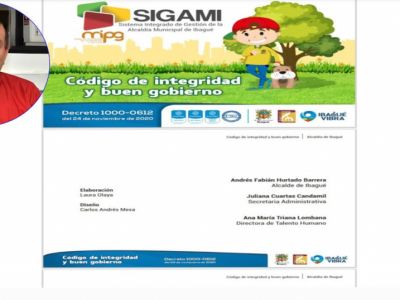 La cagada del secretario de Educación. Distribuyó cartillas con publicidad del Clan Hurtado
