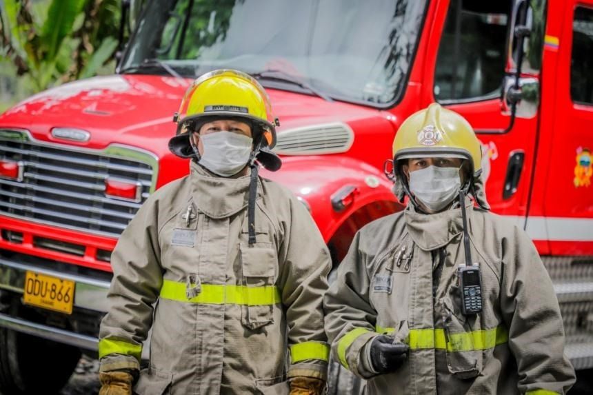 Trabajo 33 años como bombero oficial de Ibagué, lo echaron y ni las gracias le dieron