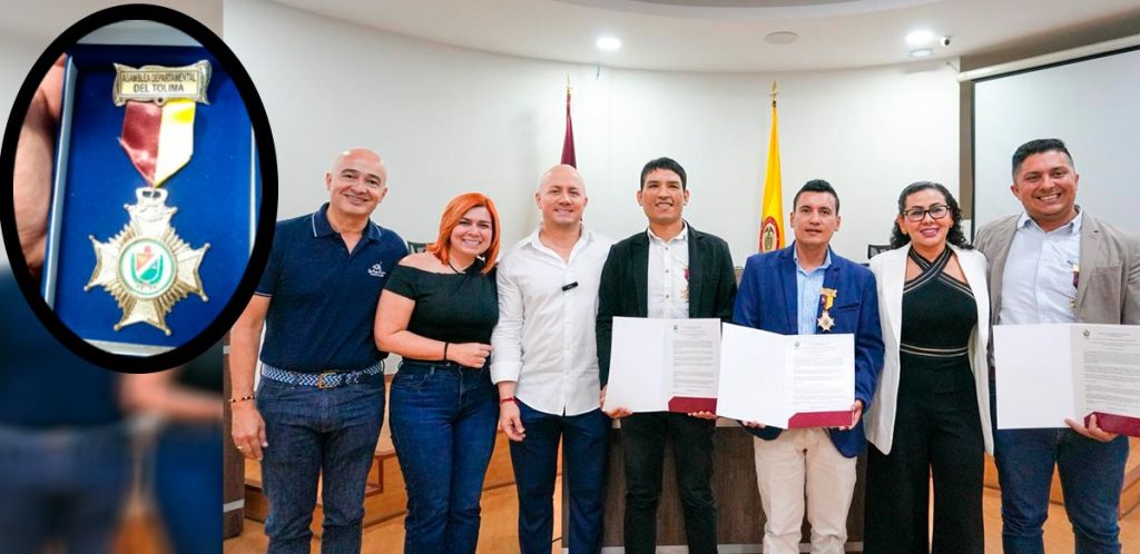 Un joven ejemplar. Condecoran al Presidente del barrio San Martín Picaleña