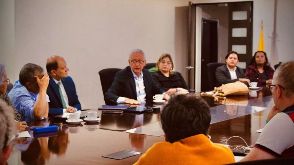 Sindicatos del Ministerio de Salud, cuestionan a Guillermo Alfonso Jaramillo