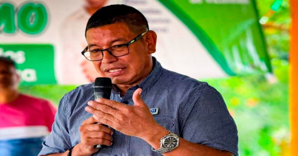 Engañando gente, pretende llegar al congreso. Las mentiras y líos de este candidato