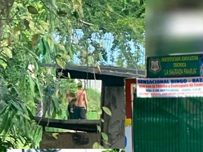 No pueden fumar vicio sino es al  lado de un colegio, fregada la cosa