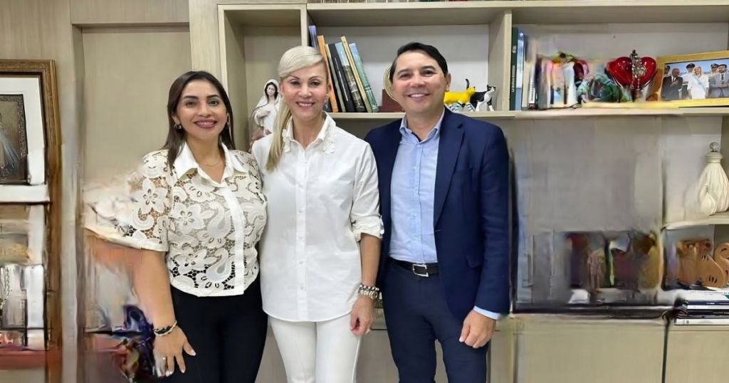 Inhabilitado, sin curul, y caído con en la U. Final oscuro de Hurtado