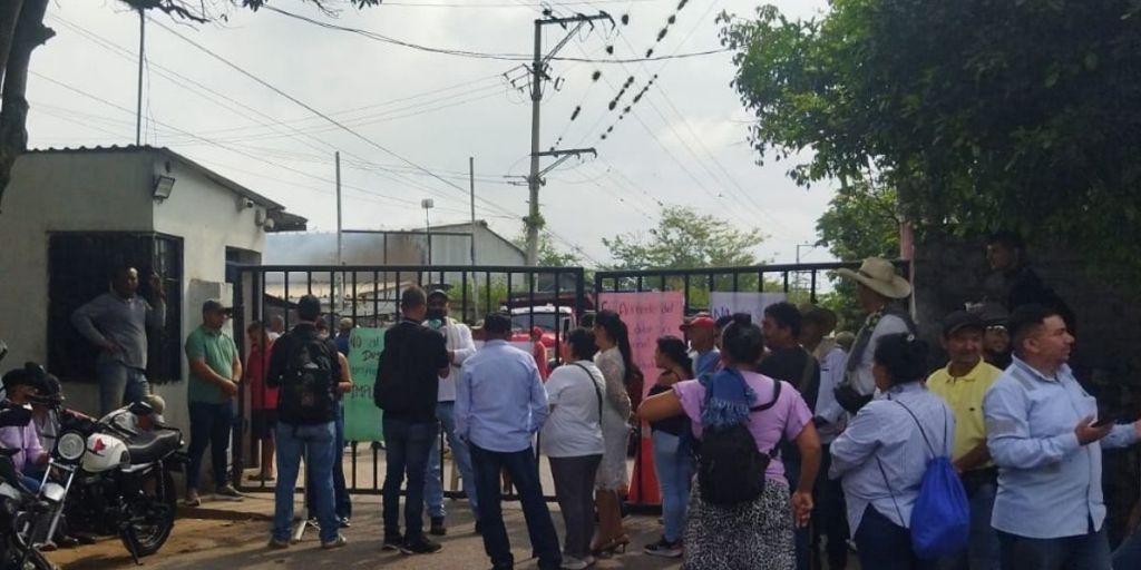 Crisis en recolección de basuras se extiende tres días más, por bloqueo en la miel