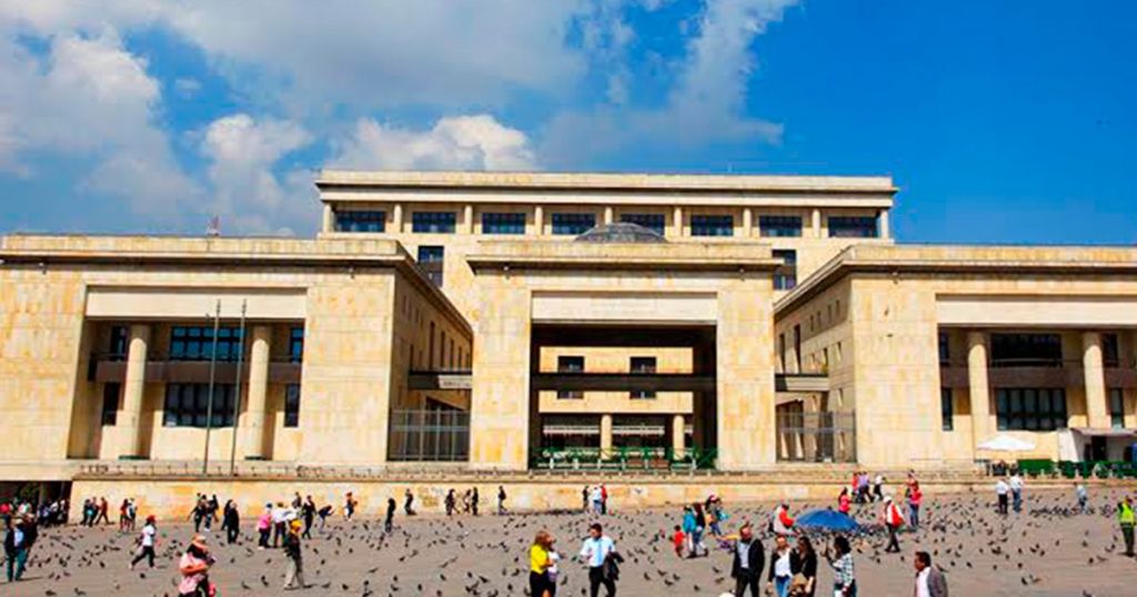 La "Renuncia Salvadora": Un Adiós a la Fuga de Responsabilidades