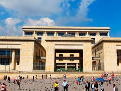 La "Renuncia Salvadora": Un Adiós a la Fuga de Responsabilidades