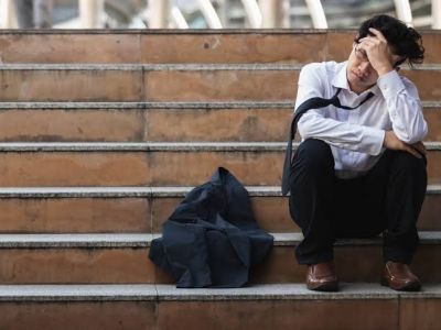 La Desesperanza Cotidiana: entre la edad, la experiencia y las "palancas" (y la ley que a menudo se ignora)