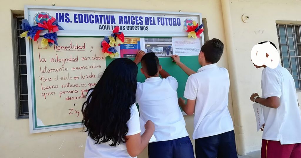 Padres de familia del colegio Raíces del Futuro ponen en grito en el cielo