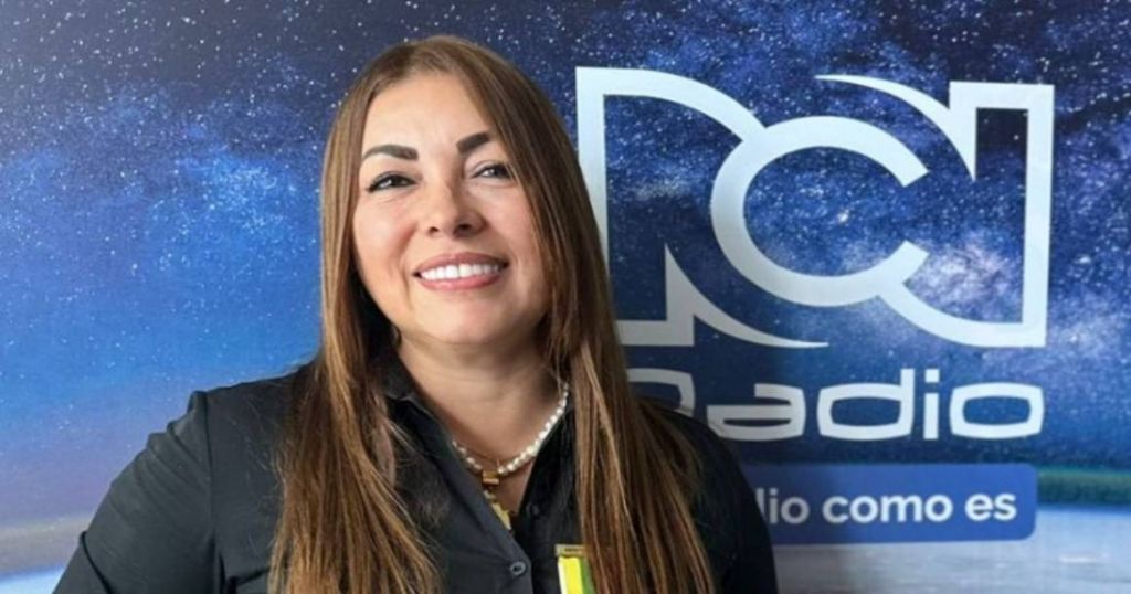 cartel de contratos, con sus exempleados
