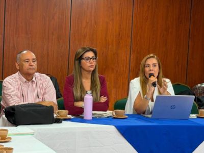 Gobierno Matiz, quebró la fábrica de licores. Ventas bajaron 41%, y han regalado 170 mil botellas